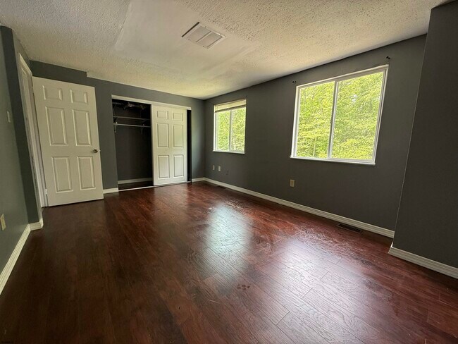 Building Photo - 134 Marin Dr