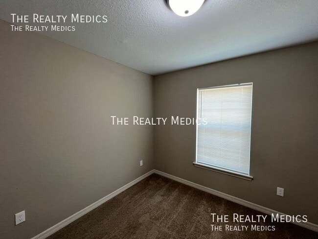 Building Photo - 22 Locust Loop Dr