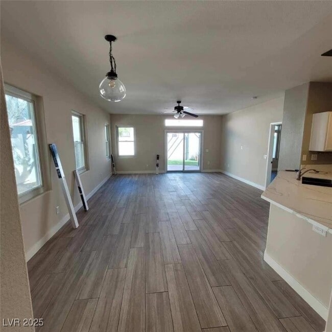 Building Photo - 7828 Sungrove Ct