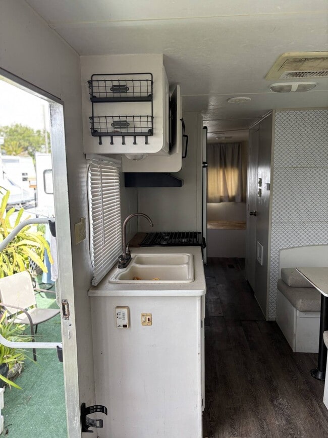 Building Photo - 2900 FL-17