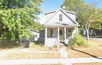 Building Photo - 3 Bedroom / 2 Bath Single Family Home