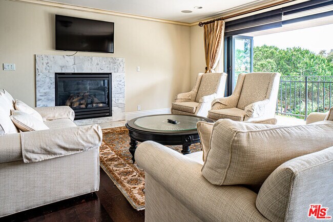 Building Photo - 1312 Via Zumaya