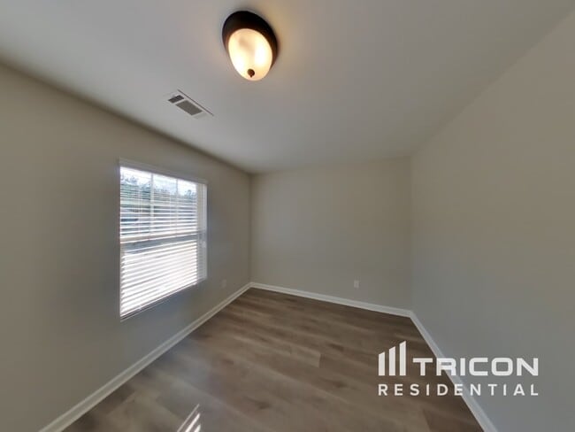 Building Photo - 2362 Clapton Ct