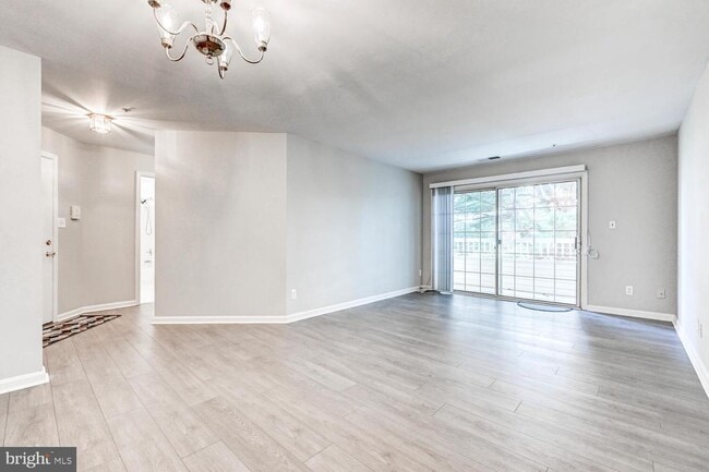 Building Photo - 1301 Sheridan Pl