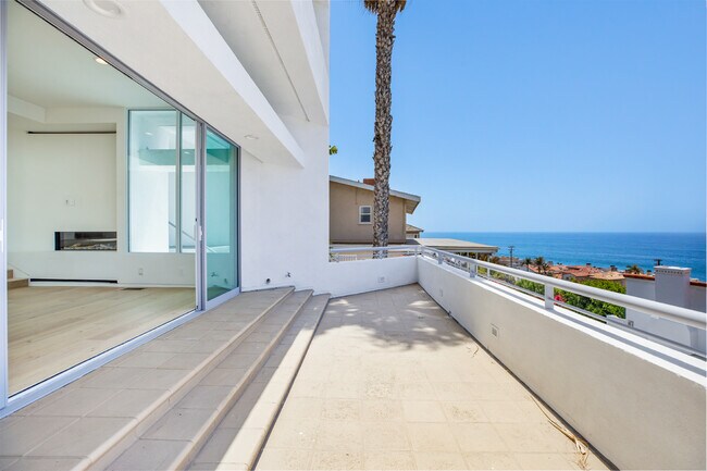 Building Photo - 21349 Rambla Vis