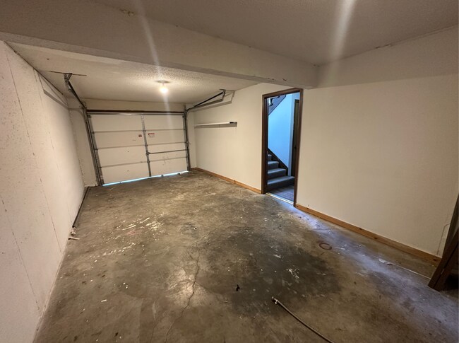 Building Photo - 827-827 N 89th Ct