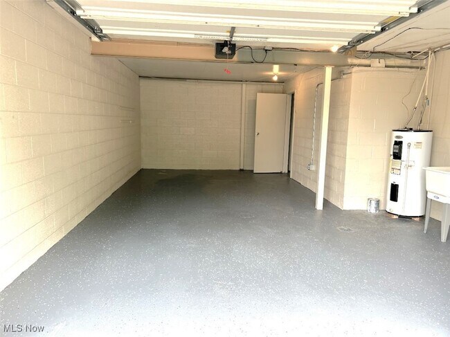 Building Photo - 430 Canton Rd