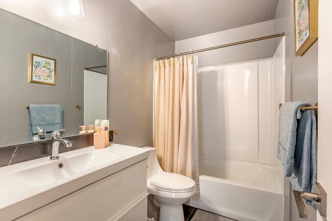 Building Photo - 6780 Friars Rd