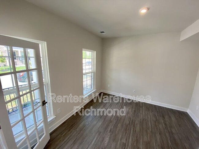 Building Photo - 4701 Mnr Xing Pl.