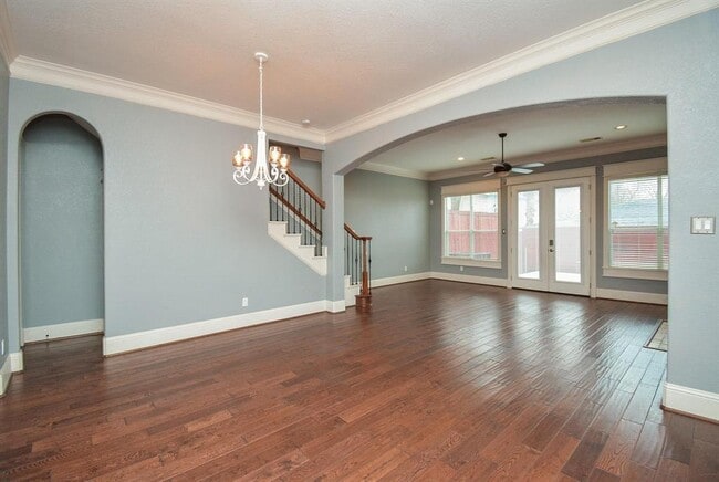 Building Photo - 1205 Aurora St