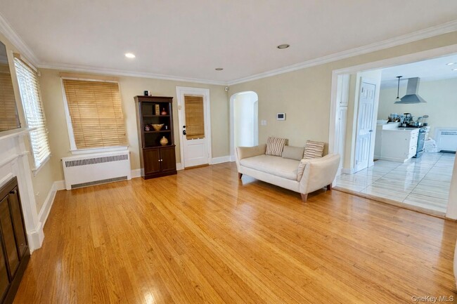 Building Photo - 2345 Lancaster Ave