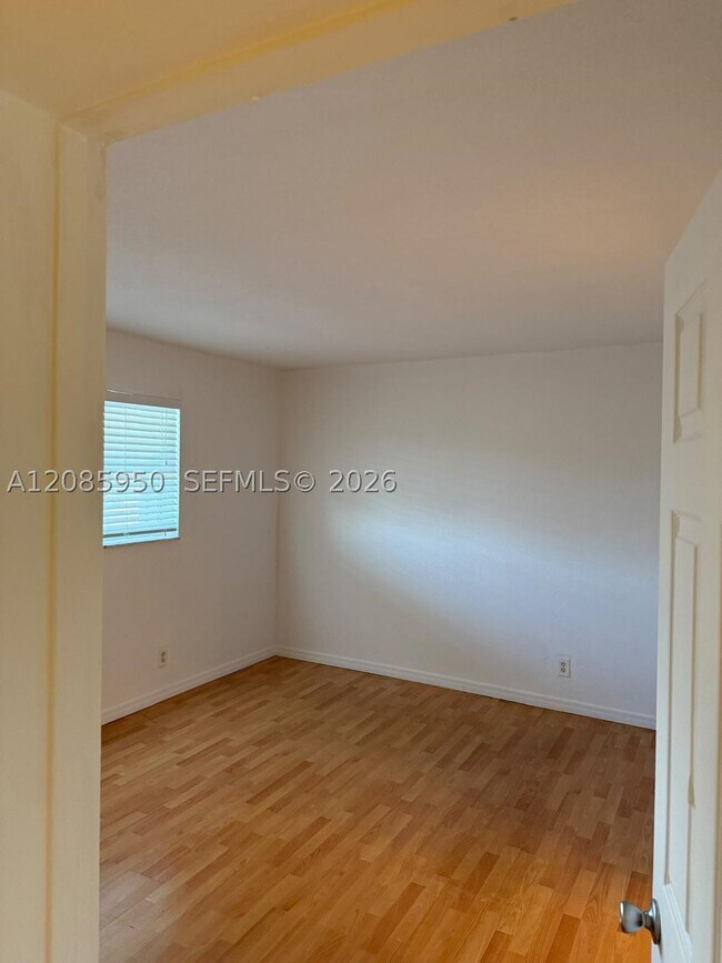 Building Photo - 8040 N Colony Cir