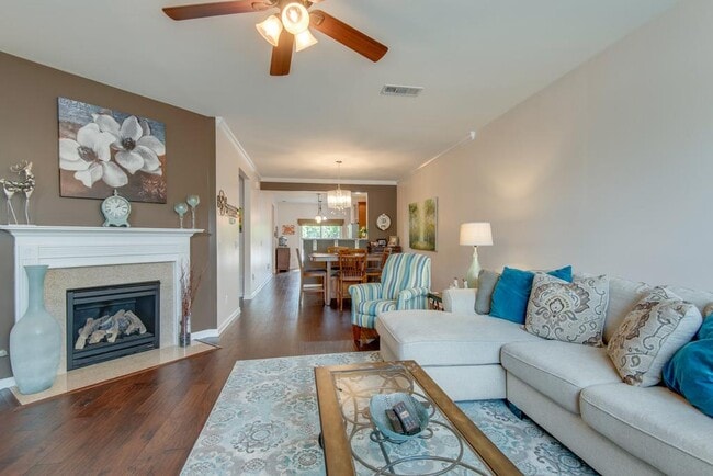 Building Photo - 2022 Traemoor Village Dr