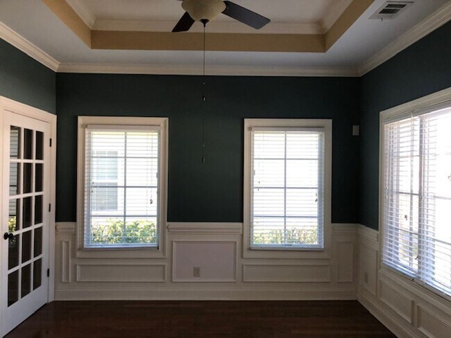 Building Photo - 237 Dogwood Cir