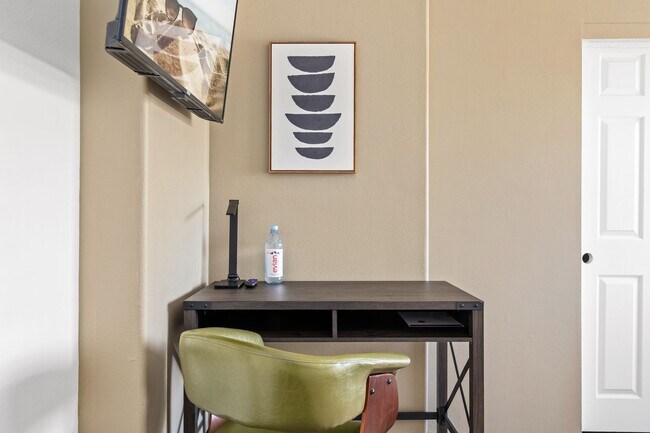 Building Photo - 10777 Ashton Ave