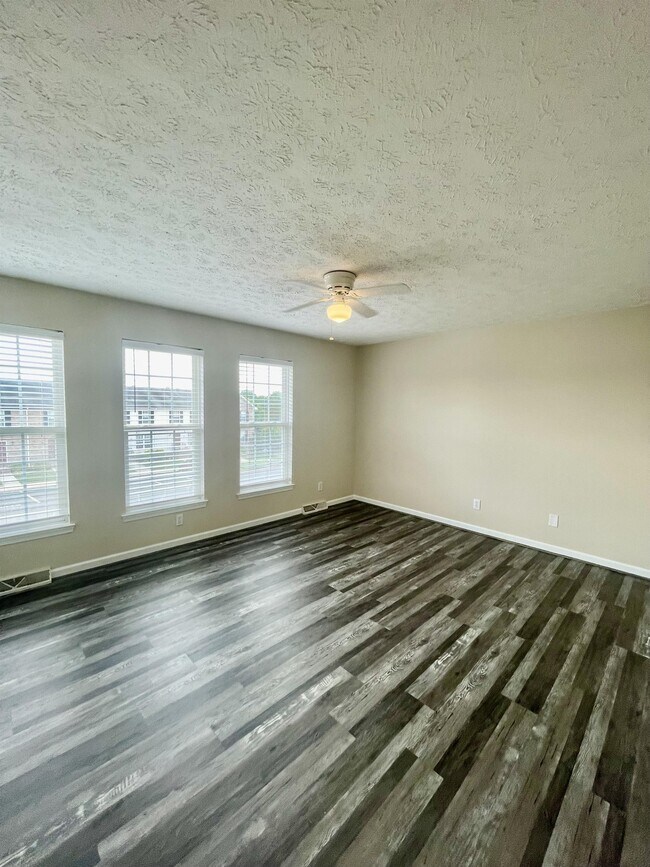 Building Photo - 1069 Blue Ridge View Cir