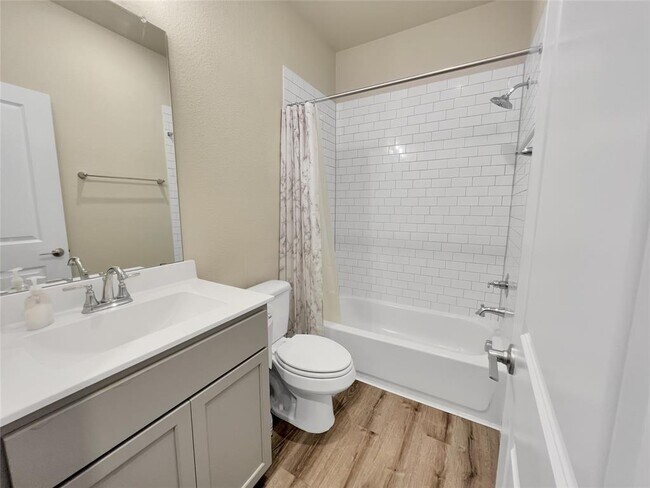 Building Photo - 21817 Enchanted Rock Dr N