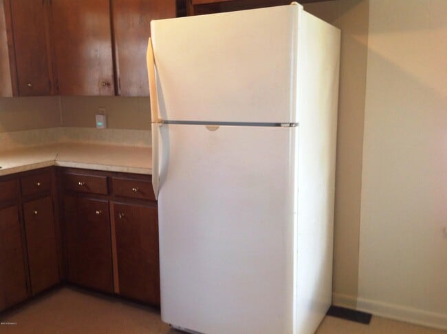 Building Photo - 706 Picard Rd