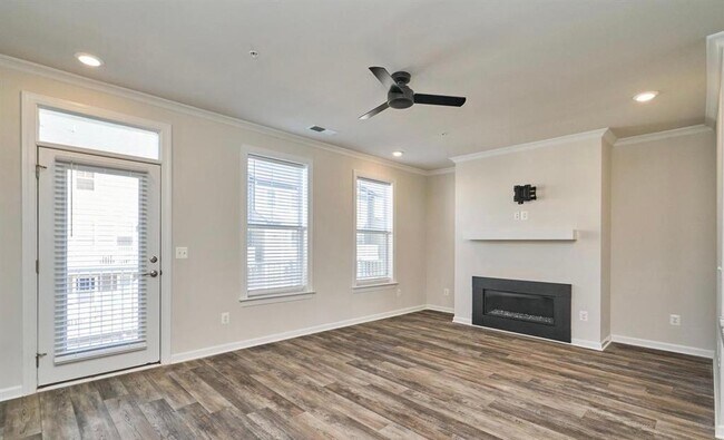 Building Photo - 45116 Kincora Dr