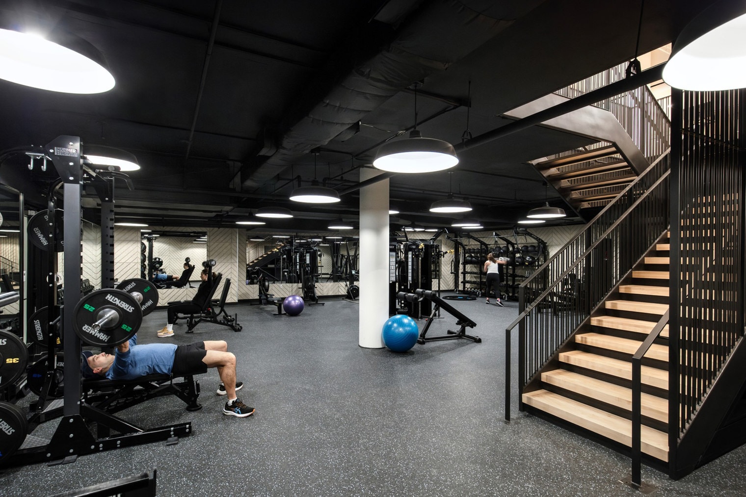 Building Photo - 243 W 28th St