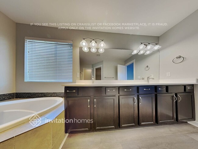 Building Photo - 5204 52nd Way SE