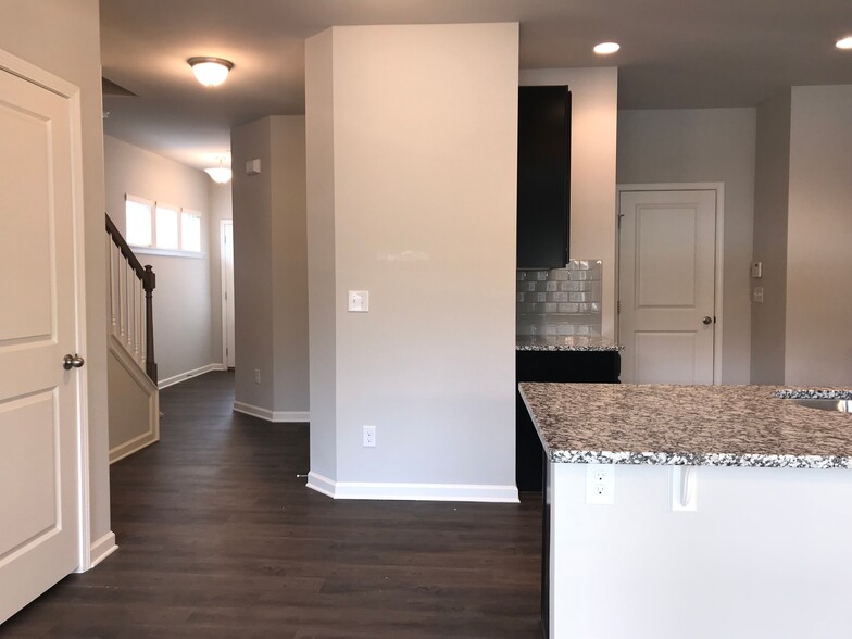 Building Photo - 1550 Brookmere Way