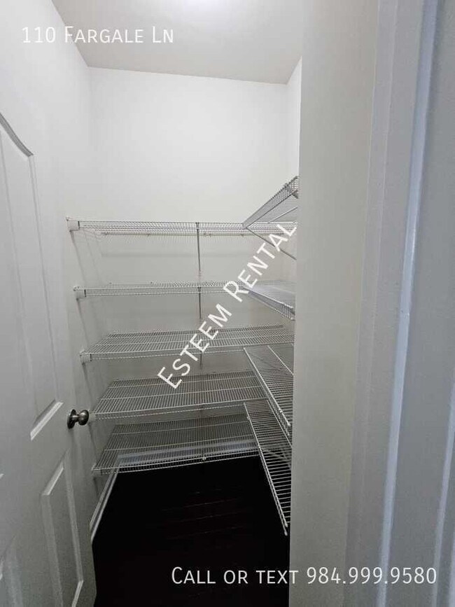 Building Photo - 110 Fargale Ln