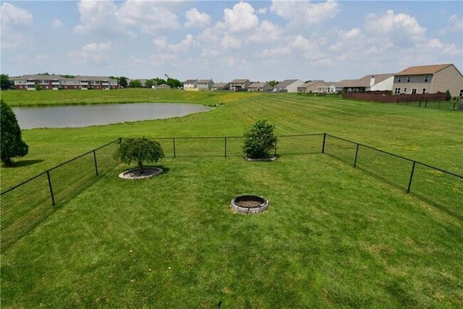 Building Photo - Spacious 3 Bedroom 2.5 bath in Camby!