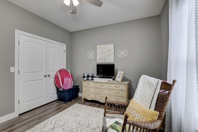 Building Photo - New Unit now available for lease! Modern 2...