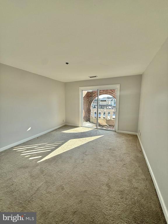 Building Photo - 115 S Lee St