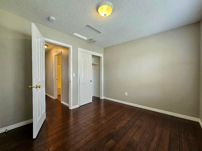 Building Photo - 13307 W Satinleaf Dr