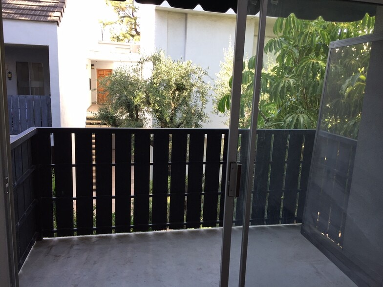 Building Photo - 18645 Hatteras St