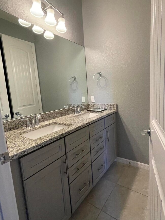 Building Photo - 4516 San Fratello Cir