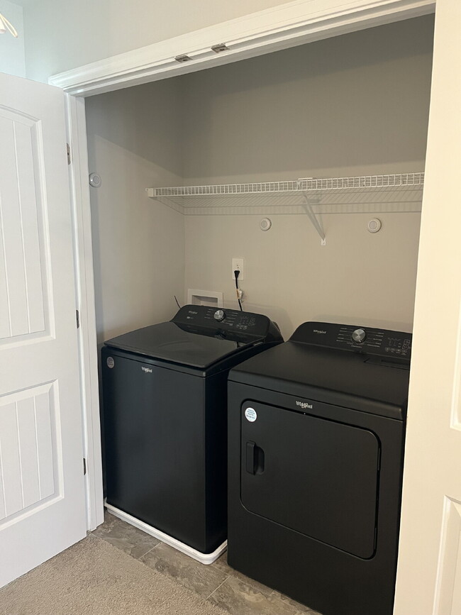 Building Photo - 453 Augustine Dr