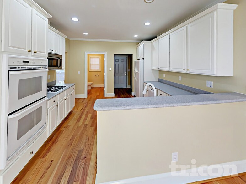 Building Photo - 6156 Pritchett Dr