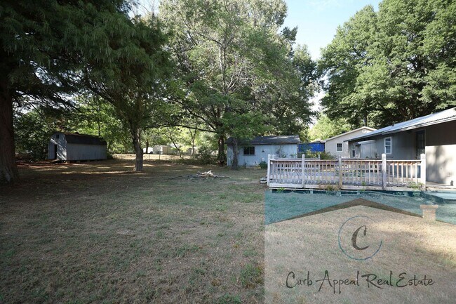 Building Photo - 1405 Pratt Cir