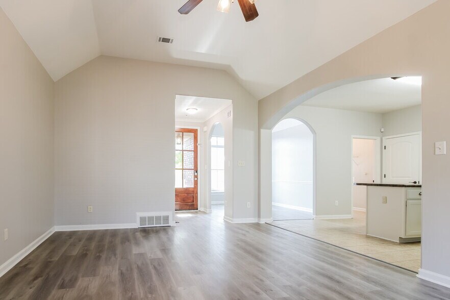 Building Photo - 225 Birch Springs Cove