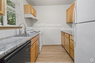 Building Photo - Charming Townhome in South-East Portland: ...
