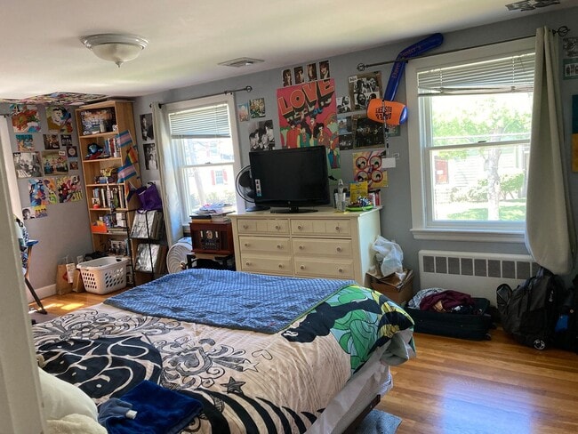 Building Photo - 75 Fessenden St