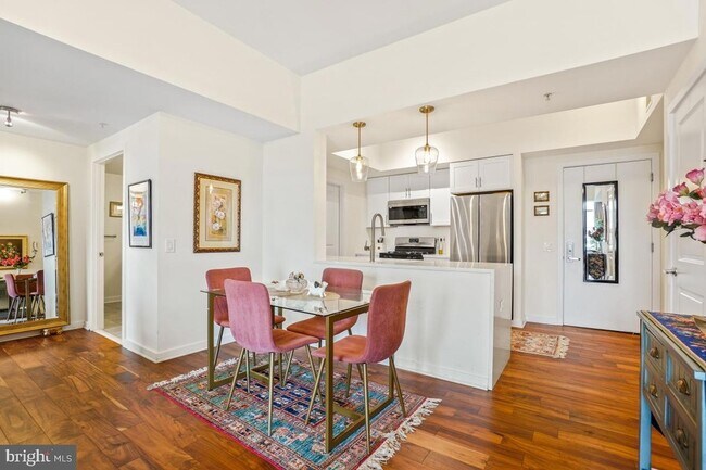 Building Photo - 475 K St NW