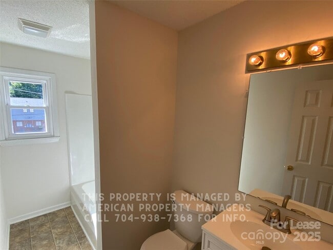 Building Photo - 1116 Arbor Dr