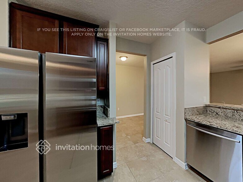 Building Photo - 942 Grapewood St