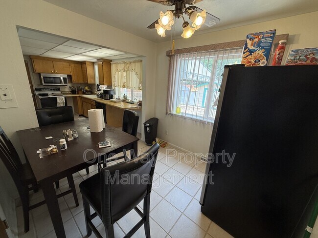 Building Photo - 500 26th Ave Ct