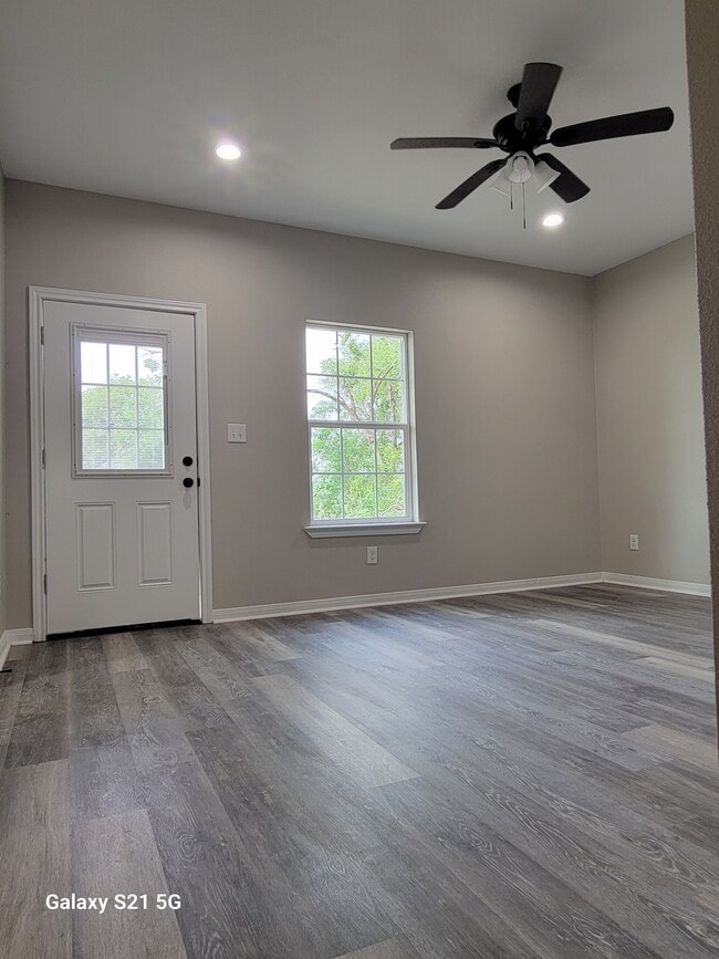 Building Photo - 112 Cora Lee Ln