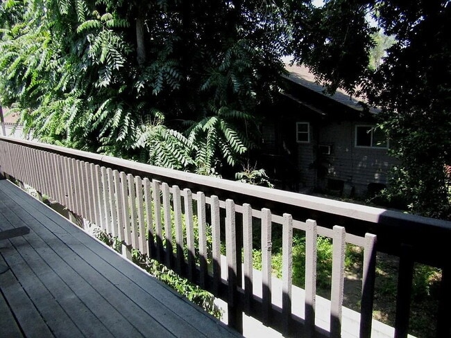 Building Photo - "Charming 1-Bedroom Retreat with Spacious 900 Sq Ft Living in Glendora!"