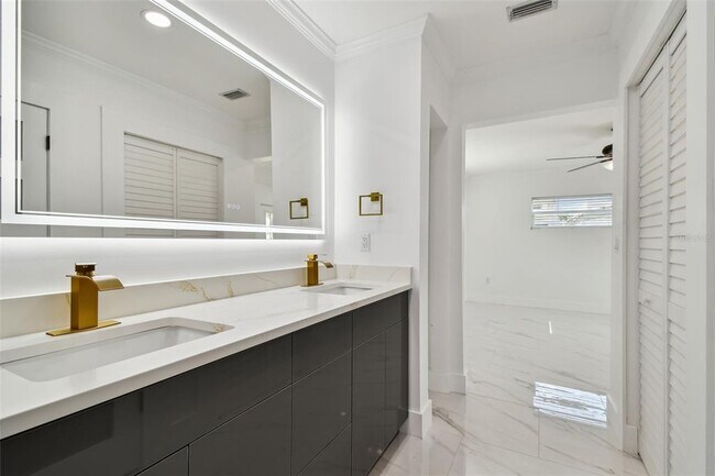 Building Photo - 8708 Thornwood Ln