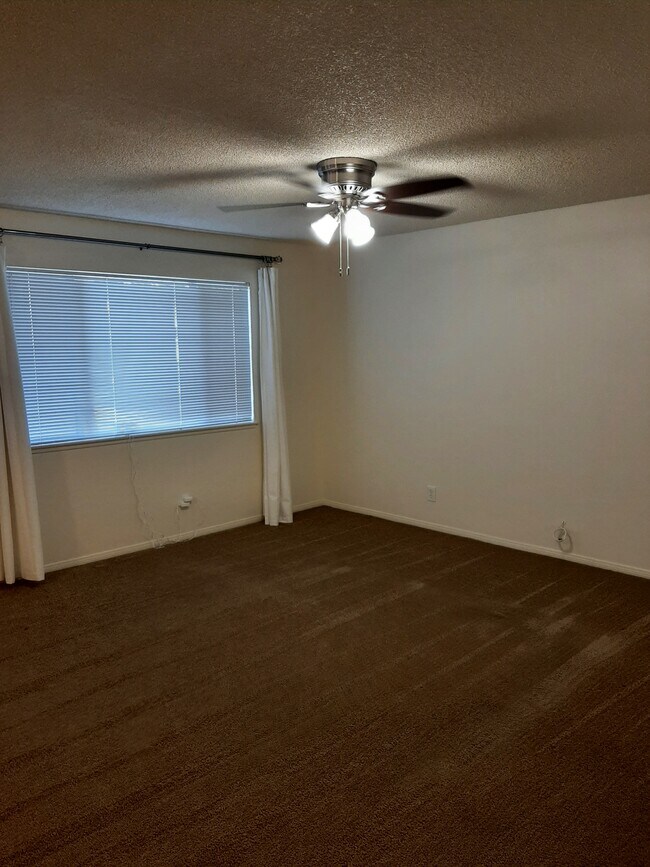 Building Photo - 2645 Yardarm Ave