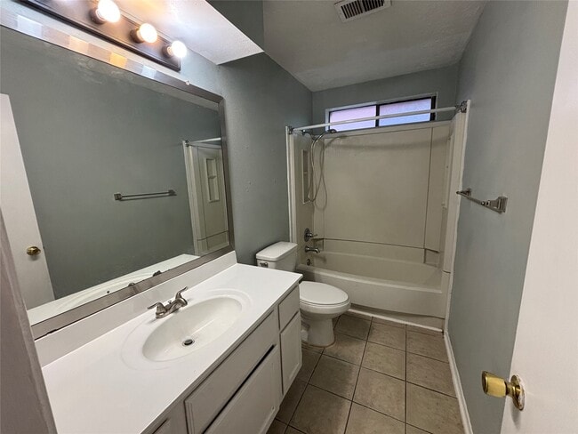 Building Photo - 1506 Park Maple Dr