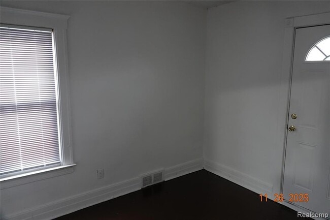 Building Photo - 12851 2nd Ave