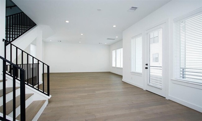 Building Photo - 2621 Jackson St